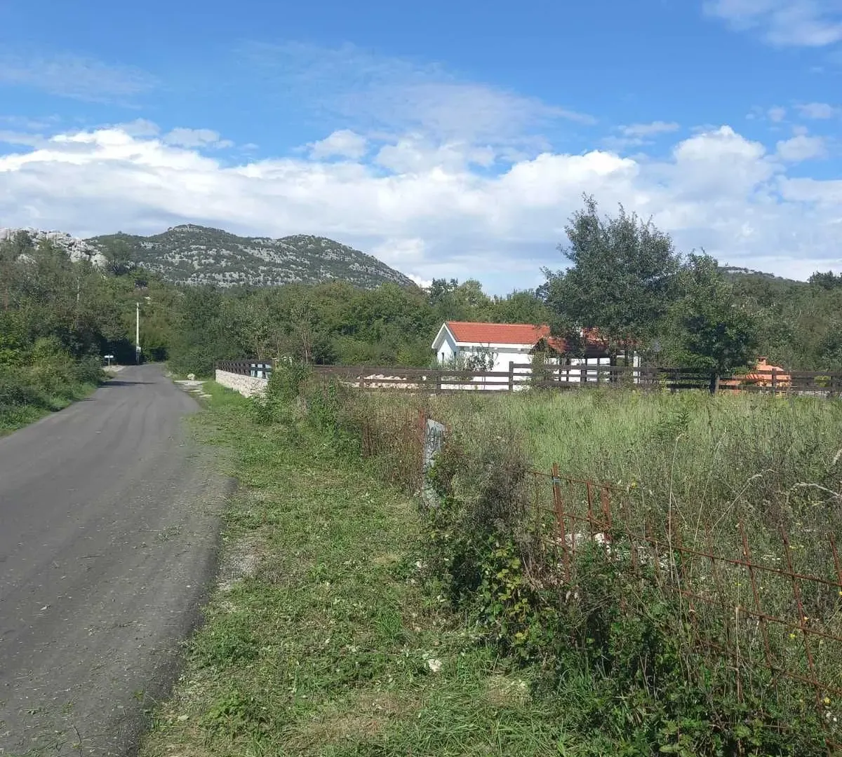 Prodaja, plac, 4000m², Cetinje, Crna Gora