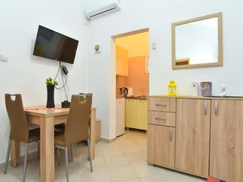 Prodaja, kuća, 179m², Petrovac, Budva - image 6