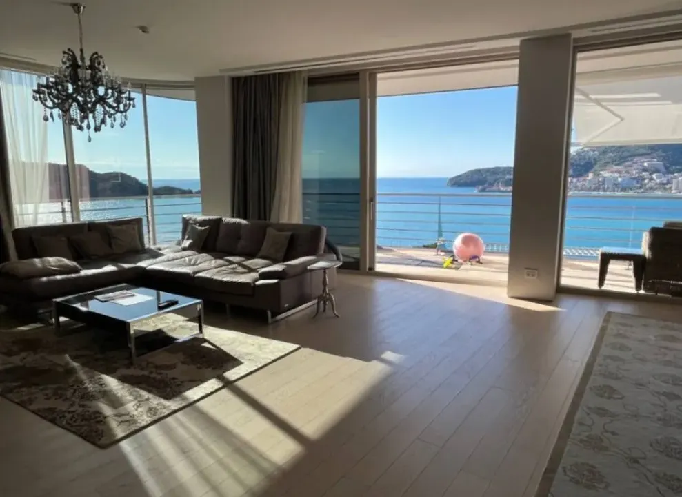 Rent, two bedroom apartment, 178m², Dukley Gardens, Budva