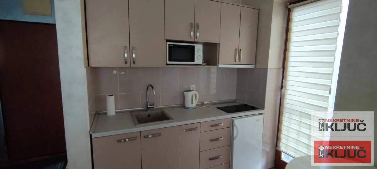Izdavanje, garsonjera, 31m², Bulevar Oslobodjenja, Novi Sad Sve Podlokacije