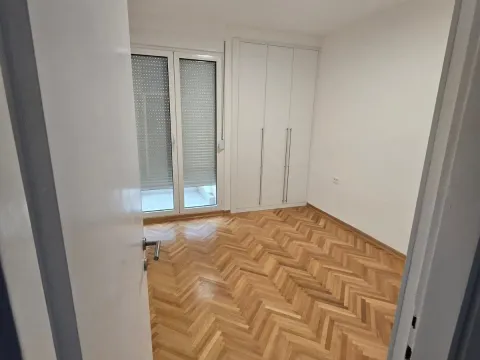 Izdavanje, dvosoban stan, 74m², Gintaš, Podgorica - image 3