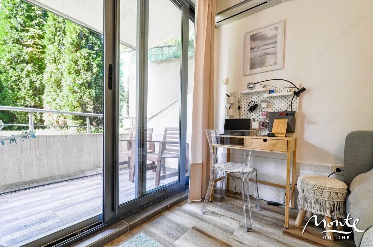 Sale, two bedroom apartment, 57m², Pržno, Budva