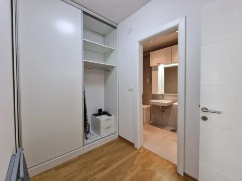 Rent, three bedroom apartment, 95m², Bečići, Budva - image 5