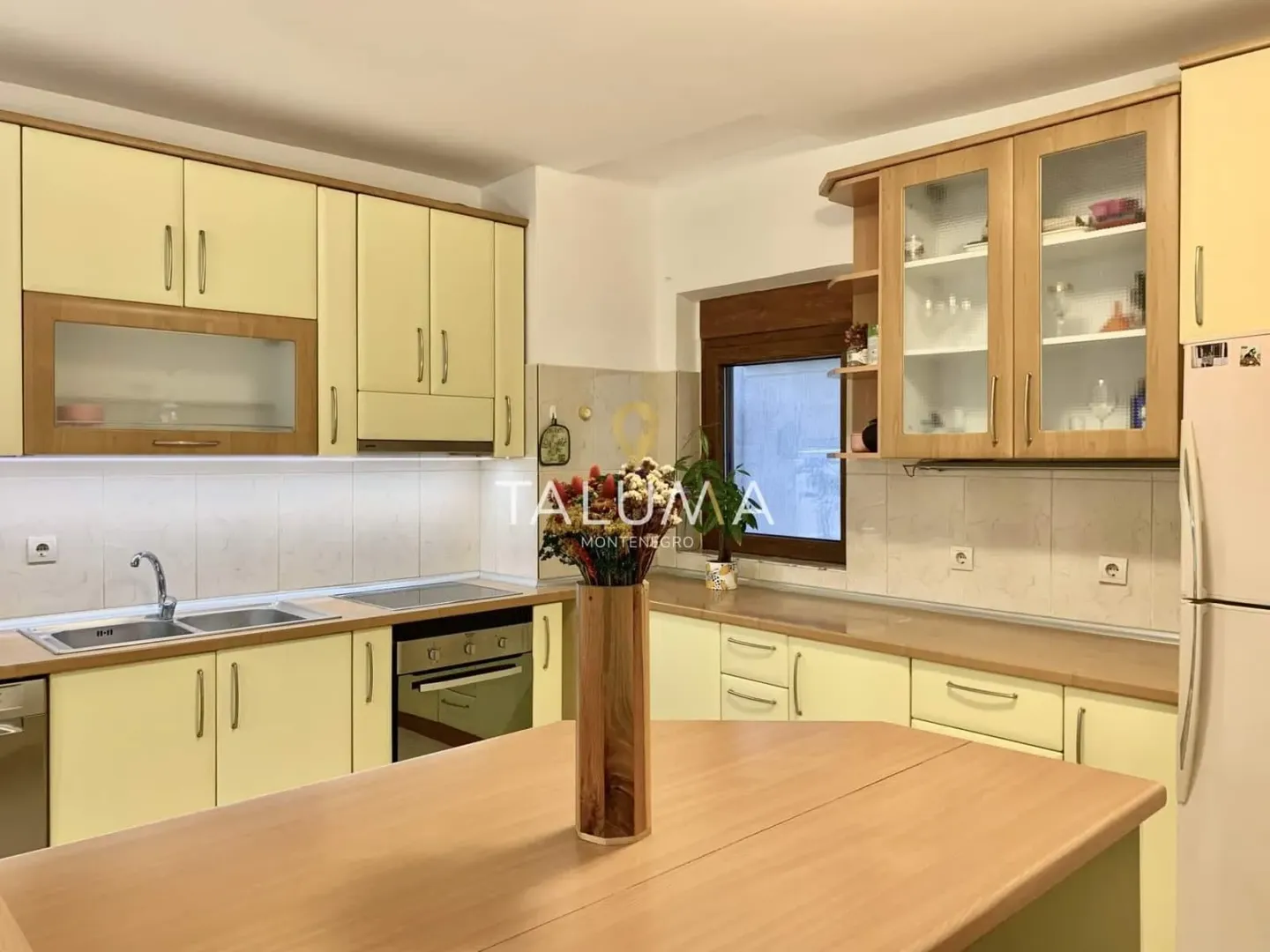 Rent, three bedroom apartment, 110m², Gorica C, Podgorica