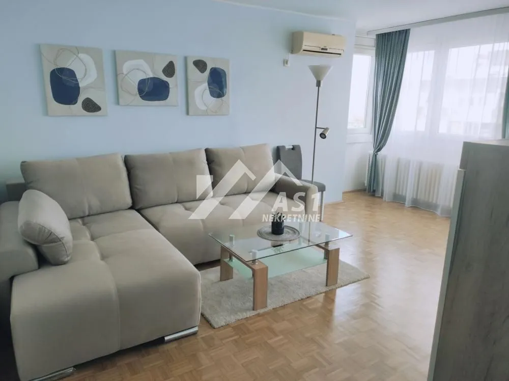 Rent, two bedroom apartment, 60m², Bulevar Oslobodjenja, Novi Sad Sve Podlokacije
