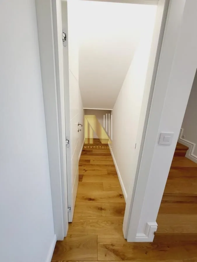Prodaja, četvorosoban stan, 170m², Grbavica, Novi Sad Sve Podlokacije