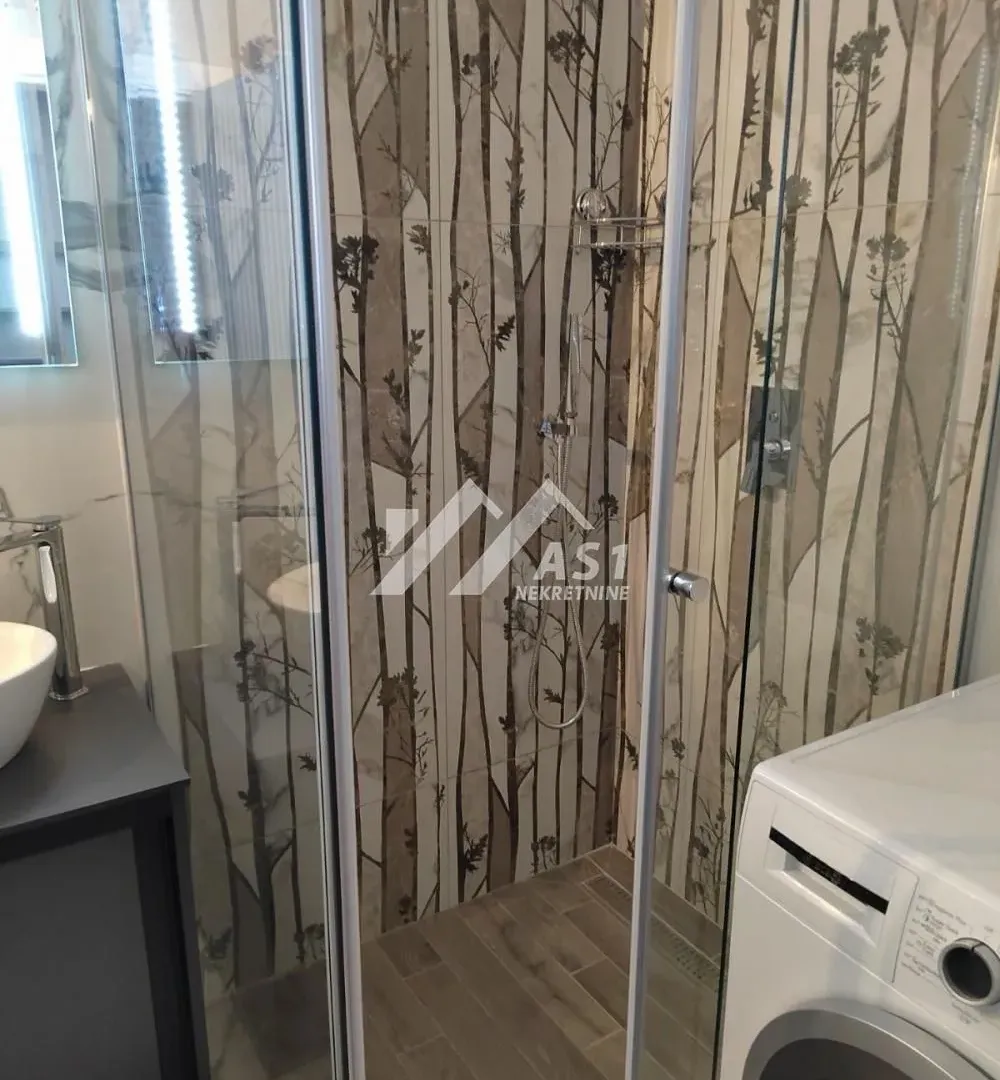 Izdavanje, dvosoban stan, 45m², Rotkvarija, Novi Sad Sve Podlokacije