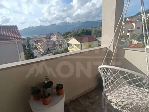 Rent, three bedroom apartment, 100m², Tivat, Crna Gora - image 11