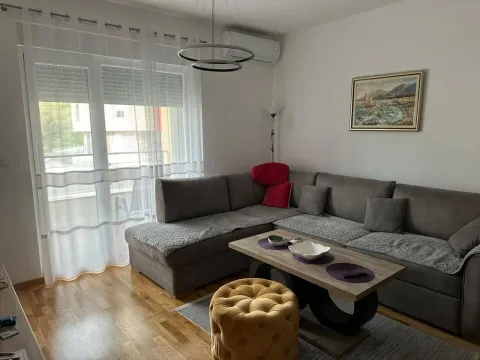Sale, one bedroom apartment, 48m², Bečići, Budva - image 1