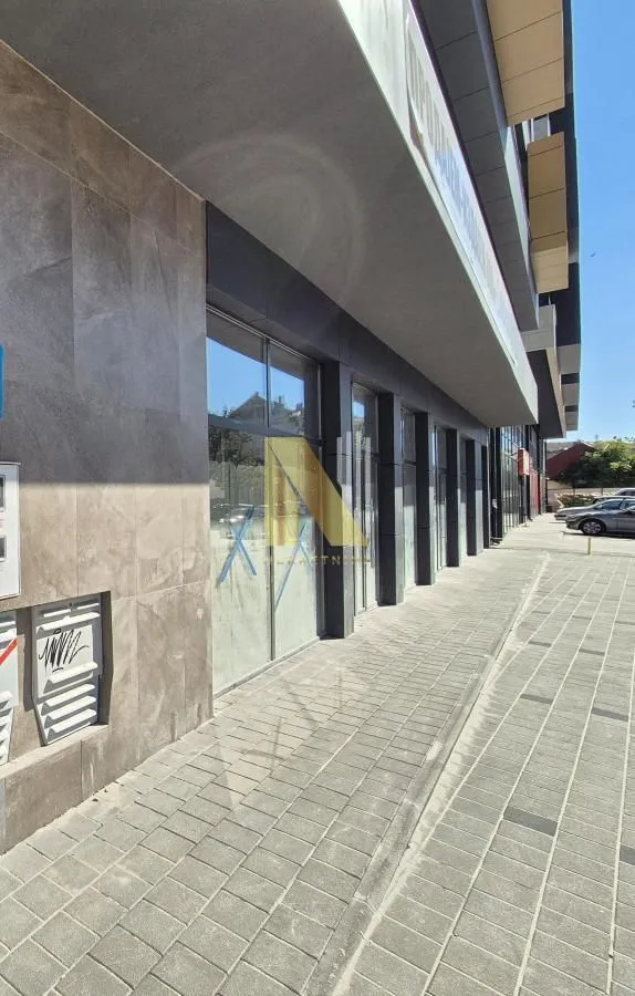 Rent, office space, 330m², Salajka, Novi Sad Sve Podlokacije
