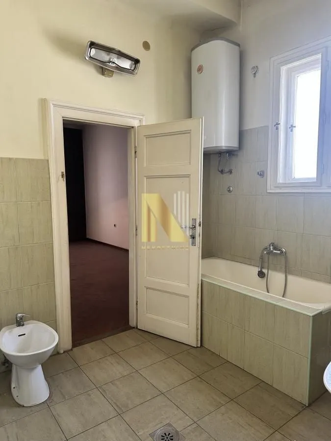 Rent, four bedroom apartment, 163m², Centar, Novi Sad