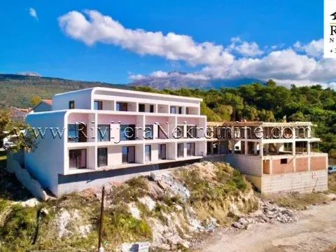 Prodaja, jednosoban stan, 32m², Tivat, Crna Gora - image 1