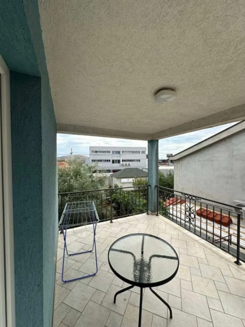 Izdavanje, trosoban stan, 141m², Donja Gorica, Podgorica