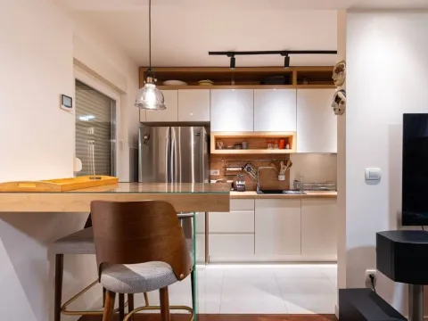 Izdavanje, dvosoban stan, 68m², Central Point, Podgorica - image 2