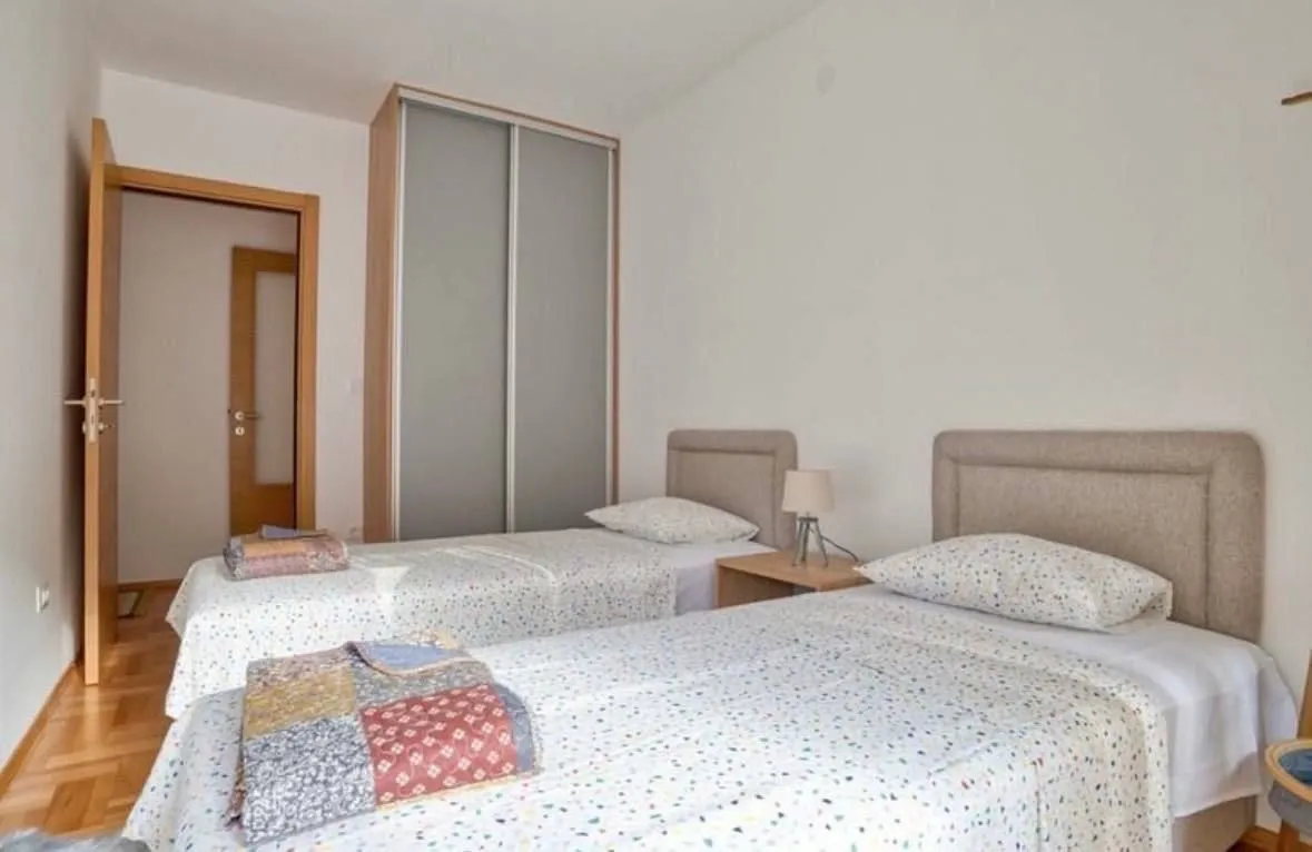 Rent, two bedroom apartment, 72m², Centar, Budva