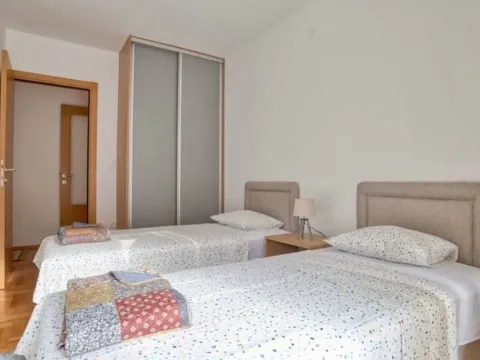 Rent, two bedroom apartment, 72m², Centar, Budva - image 2
