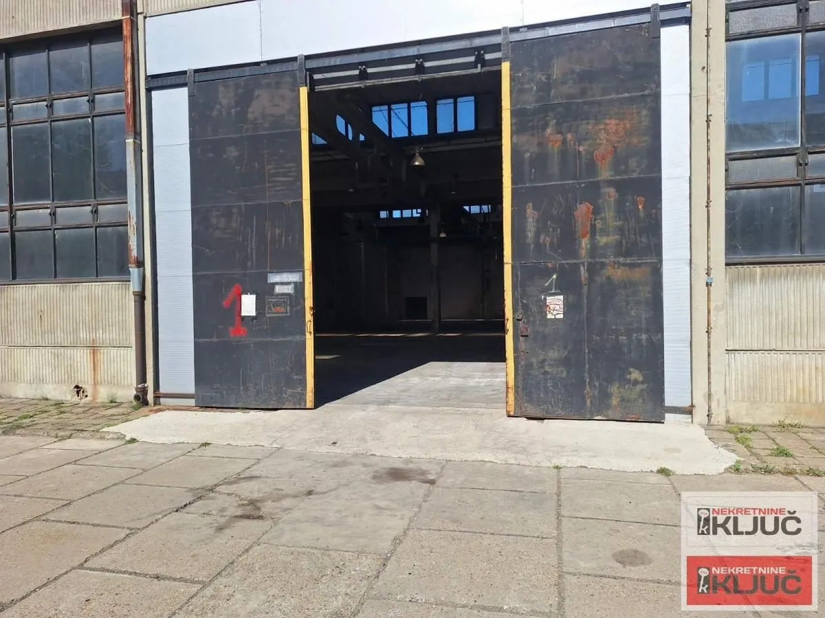 Rent, office space, 1000m², Salajka, Novi Sad Sve Podlokacije