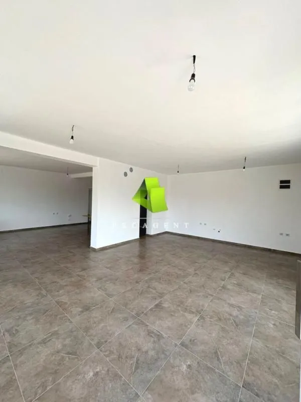 Izdavanje, poslovni prostor, 30m², Pantelej, Niš