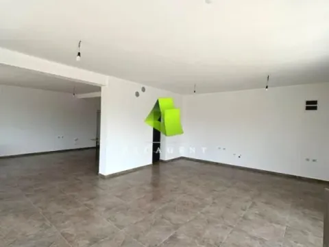 Izdavanje, poslovni prostor, 30m², Pantelej, Niš