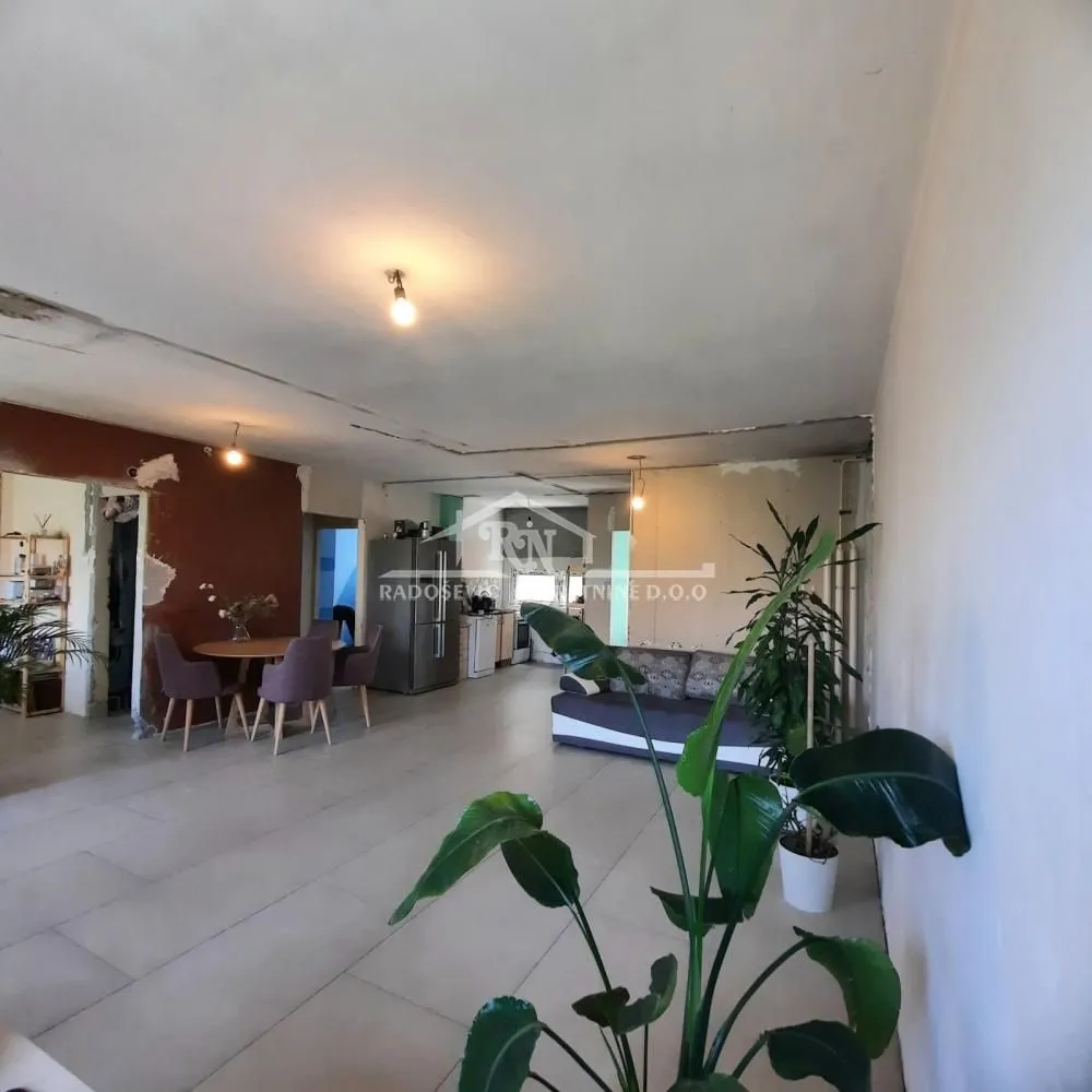 Prodaja, trosoban stan, 84m², Banjica, Voždovac Sve Podlokacije