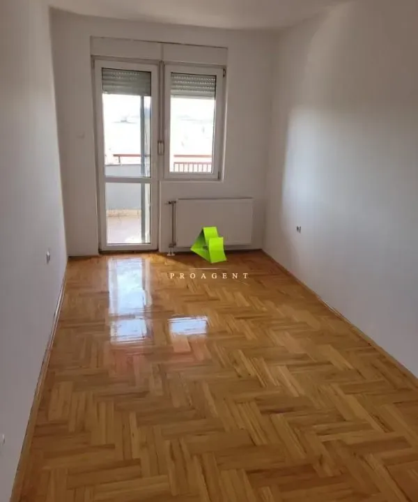 Izdavanje, dvosoban stan, 50m², Pantelej, Niš