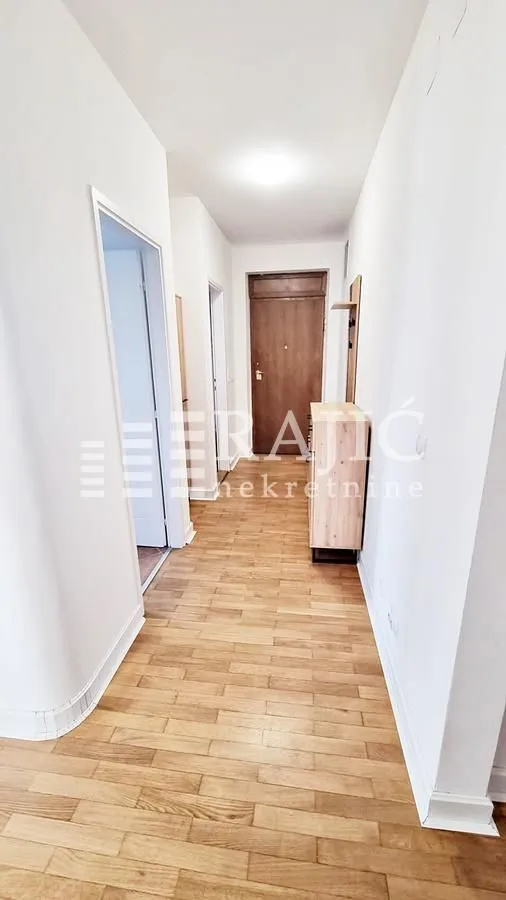 Izdavanje, četvorosoban stan, 132m², Senjak, Beograd