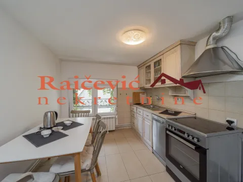 Sale, three bedroom apartment, 82m², Kalenić Pijaca, Vračar Sve Podlokacije - image 9