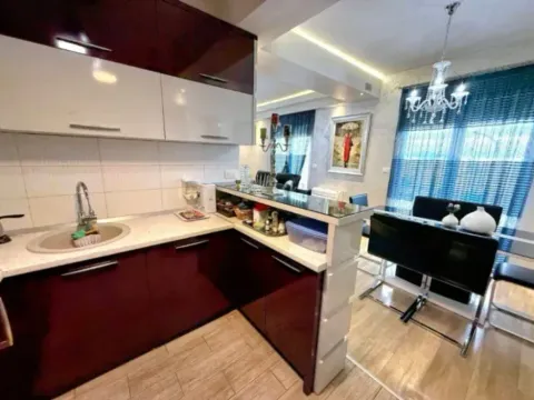 Prodaja, trosoban stan, 100m², Stari Aerodrom, Podgorica - image 5