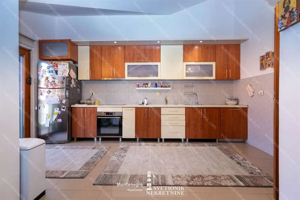 Prodaja, četvorosoban stan, 137m², Topla, Herceg Novi