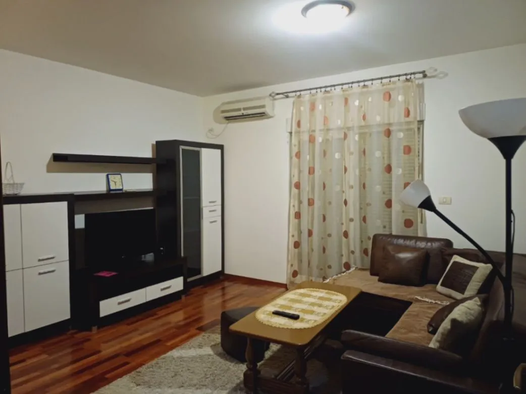 Izdavanje, jednosoban stan, 54m², City Kvart, Podgorica