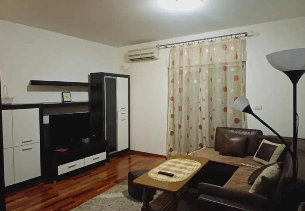 Izdavanje, jednosoban stan, 54m², City Kvart, Podgorica