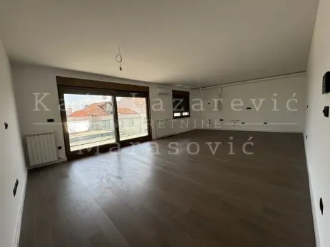 Prodaja, četvorosoban stan, 121m², Vračar Hram, Vračar Sve Podlokacije - image 3