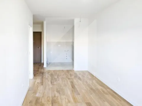 Izdavanje, poslovni prostor, 40m², Central Point, Podgorica - image 6