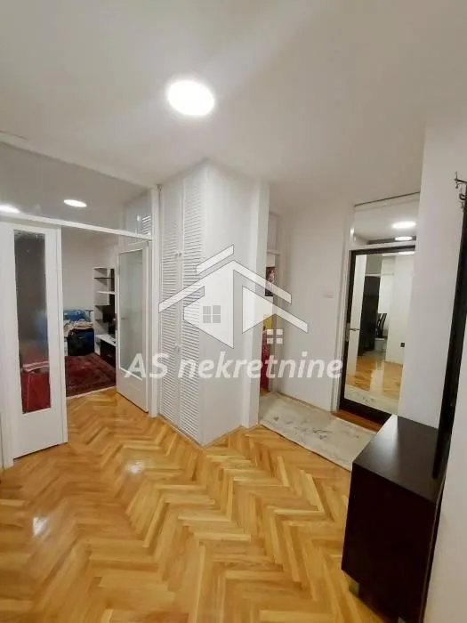 Rent, apartment, 62m², Slavija, Vračar Sve Podlokacije