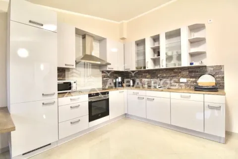 Izdavanje, dvosoban stan, 140m², Bar, Crna Gora - image 3