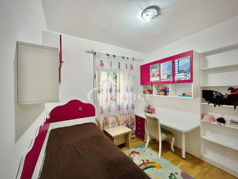 Izdavanje, trosoban stan, 95m², Blok 9, Podgorica