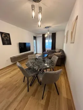 Dnevni boravak sa trpezarijom i garniturom. - image 3