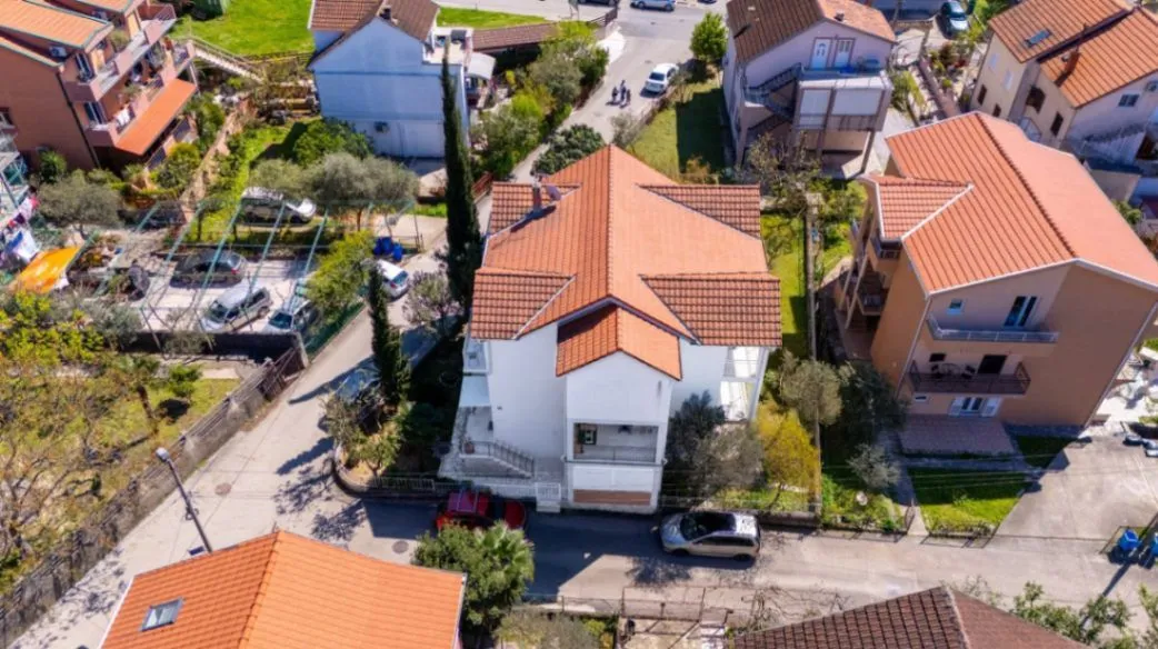 Prodaja, kuća, 370m², Kalimanj, Tivat