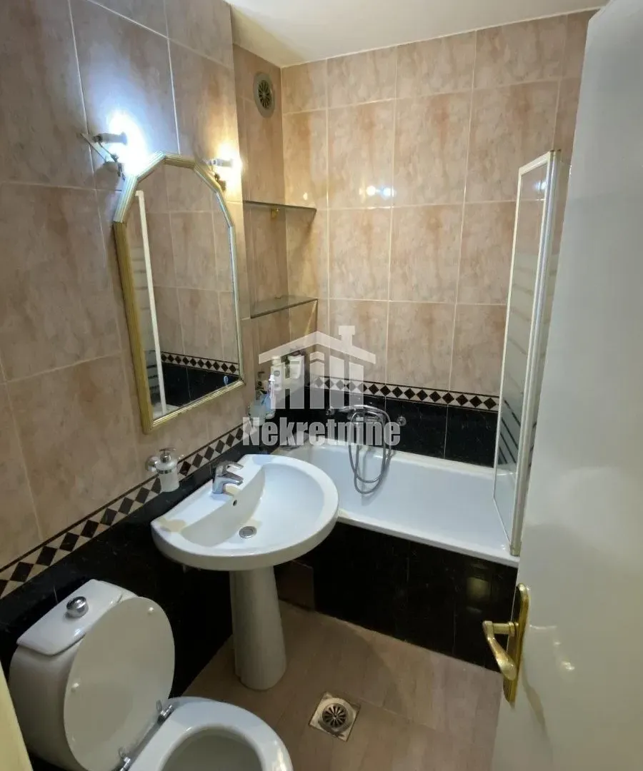 Izdavanje, trosoban stan, 93m², Stari Košutnjak, Rakovica