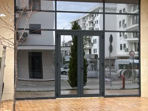 Izdavanje, poslovni prostor, 74m², New City, Podgorica - image 3