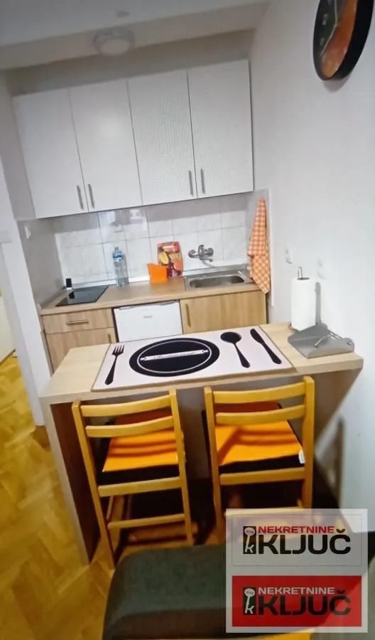 Izdavanje, garsonjera, 25m², Nova Detelinara, Novi Sad Sve Podlokacije
