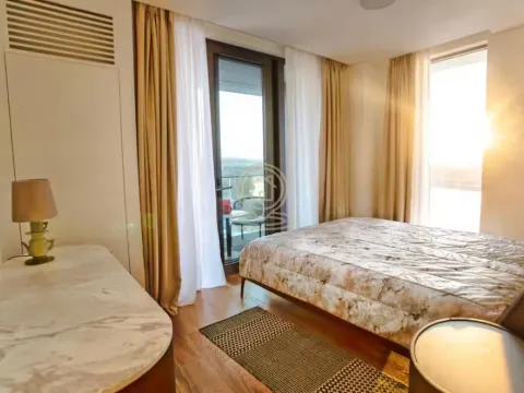 Rent, four bedroom apartment, 144m², Savski Venac, Beograd - image 12