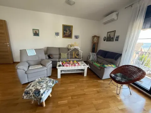 Prodaja, dvosoban stan, 70m², Tivat, Crna Gora
