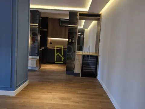 Izdavanje, trosoban stan, 163m², Dalmatinska ulica, Podgorica - image 10
