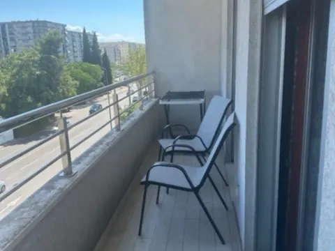 Izdavanje, jednosoban stan, 50m², Pobrežje, Podgorica - image 5