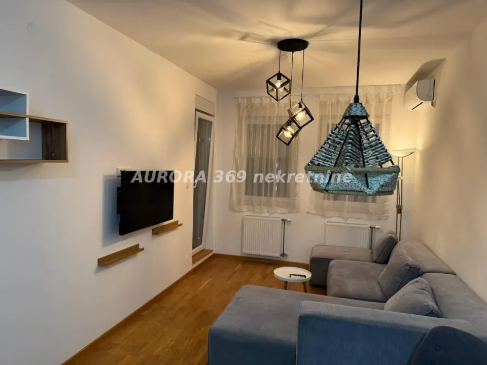 Izdavanje, jednosoban stan, 41m², Rotkvarija, Novi Sad Sve Podlokacije
