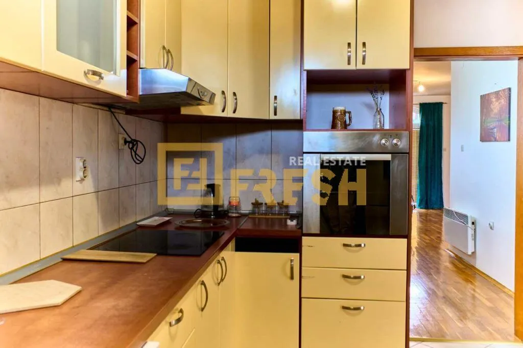 Izdavanje, kuća, 160m², Tološi, Podgorica