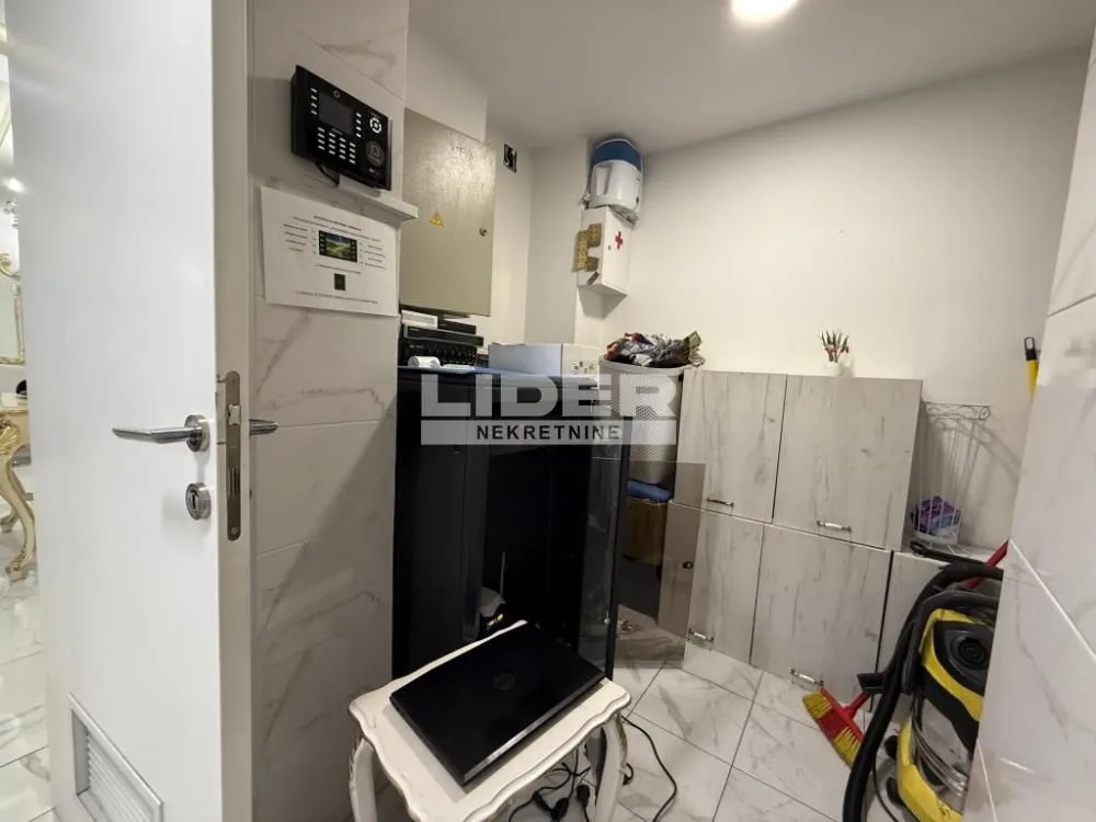 Rent, office space, 320m², Savski Venac, Beograd