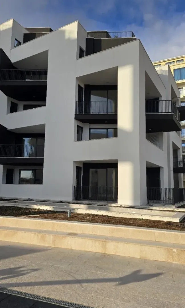 Prodaja, jednosoban stan, 77m², Bečići, Budva