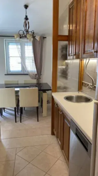 Izdavanje, trosoban stan, 114m², Momišići, Podgorica